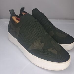 Steve Madden Beal Green Camo Slip-On Platform Sneakers Size 8.5